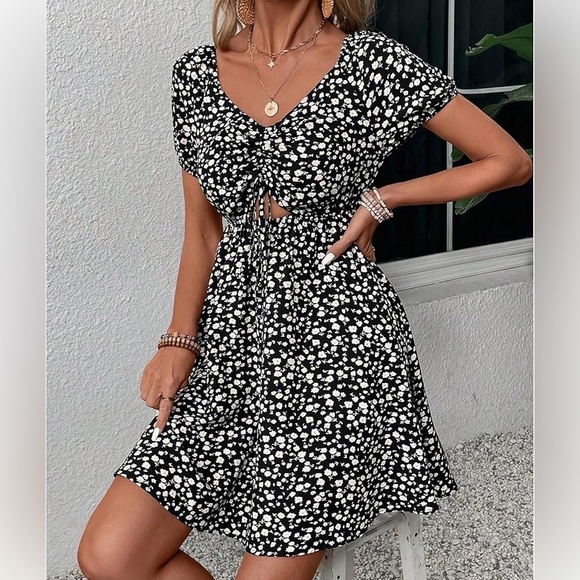 Dresses & Skirts - Cottagecore Plus Size Black and White Floral Dress 3X